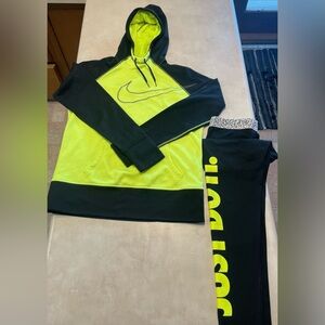 Nike drifit women’s leggings and hoodie set